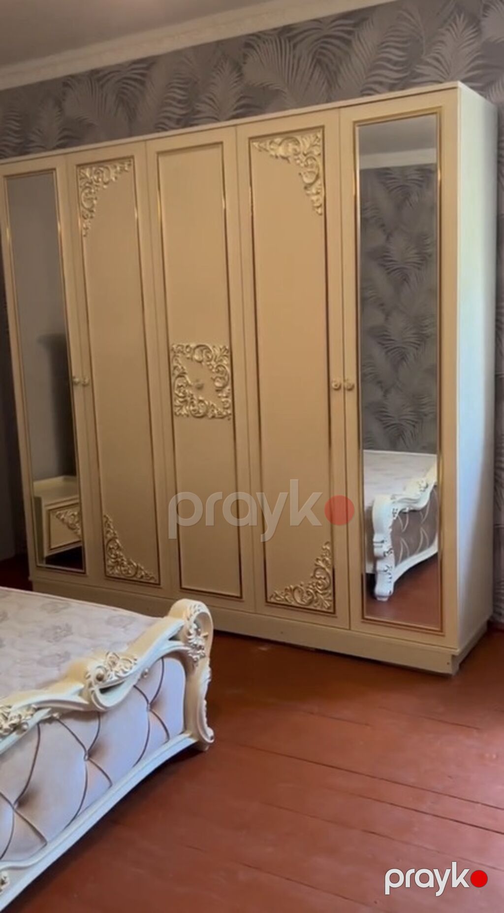 Klassik üslubda yataq otağı dəsti Tərkibi: - Çarpayı: Yüksək, düyməli — Yataq otağı mobilya dəstləri, Bakı (3)