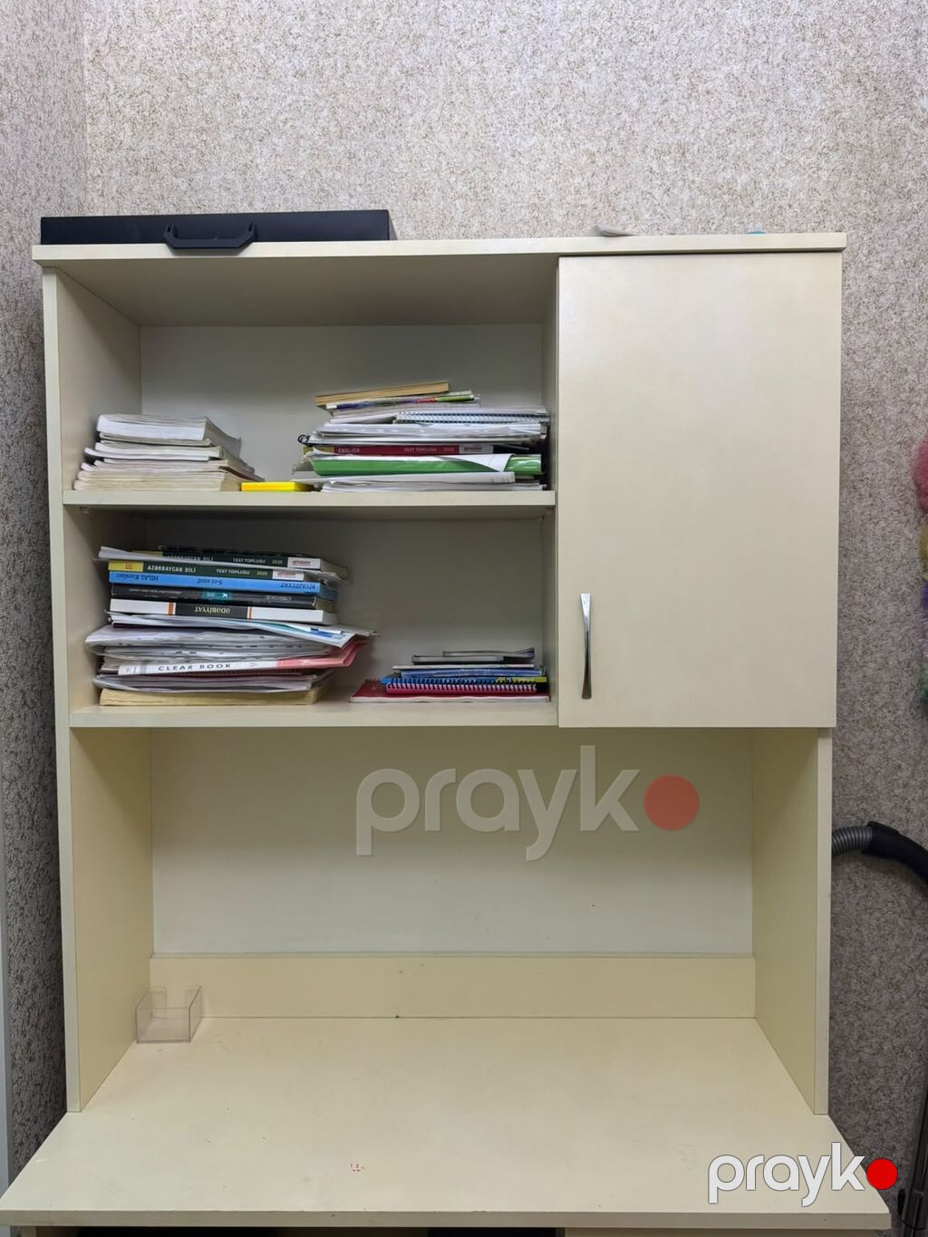 Funksional kompüter/iş masası – açıq krem rəngdə, üst hissədə iki — Kompüter masaları və kresloları, Bakı (2)
