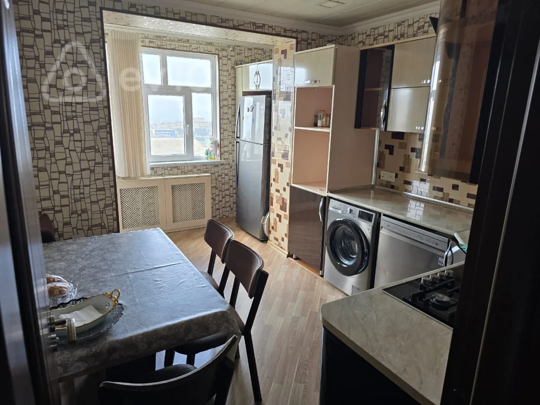 4 otaqlı mənzil, 110 m², Massiv D — Bakı