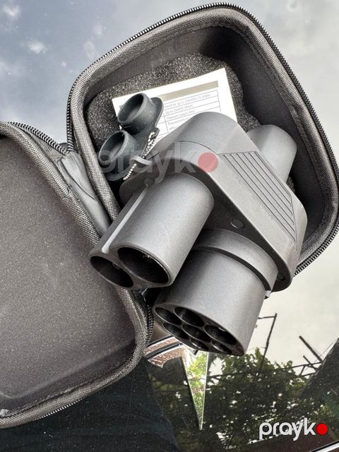 Tesla charging CCS2 — Bakı