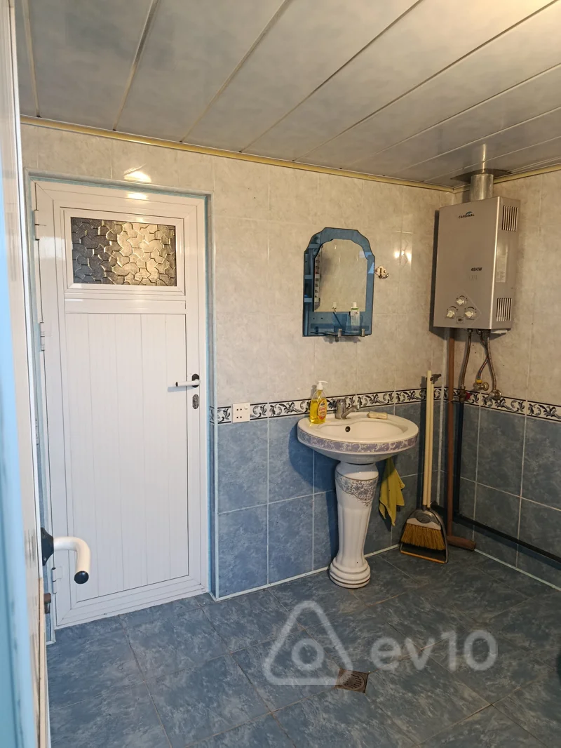 4 otaqlı həyət evi, 200 m², Muxtar hacıyev 24, Şəki — Ev, villa, Şəki (10)