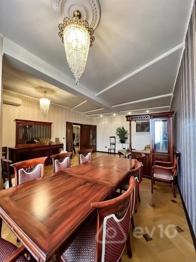 4 otaqlı mənzil, 165 m², İsmayıl Qutqaşınlı küç — Gülər