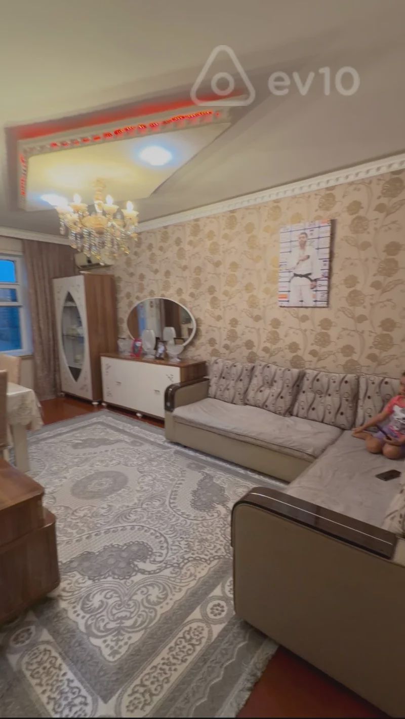 For sale: 3-room apartment (old building), 67 m² — Mənzil, Bakı