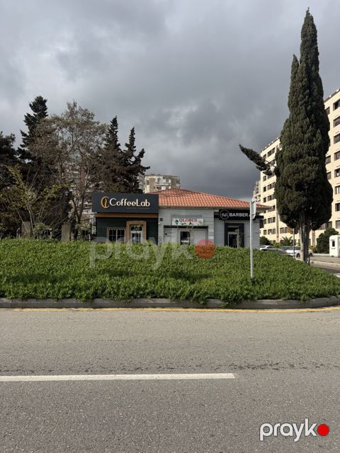 Satılır obyekt 90 m² — Bakı