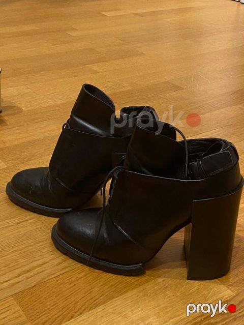 Qadın üçün qara dəri yüksək tərəkli ayaqqabı (booties) - Model — Masazır