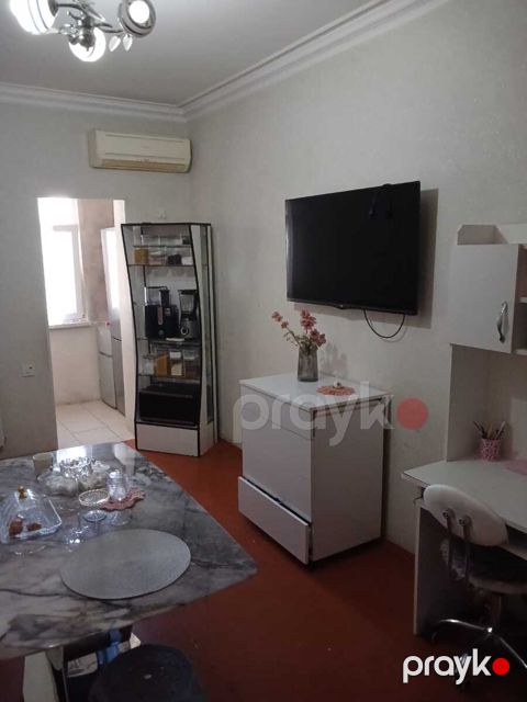 Satılır 2 otaqlı köhnə tikili 45 m² — Bakı