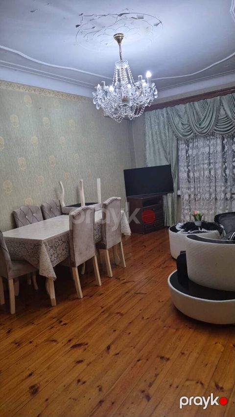 Satılır 3 otaqlı köhnə tikili 80 m² — Bakı