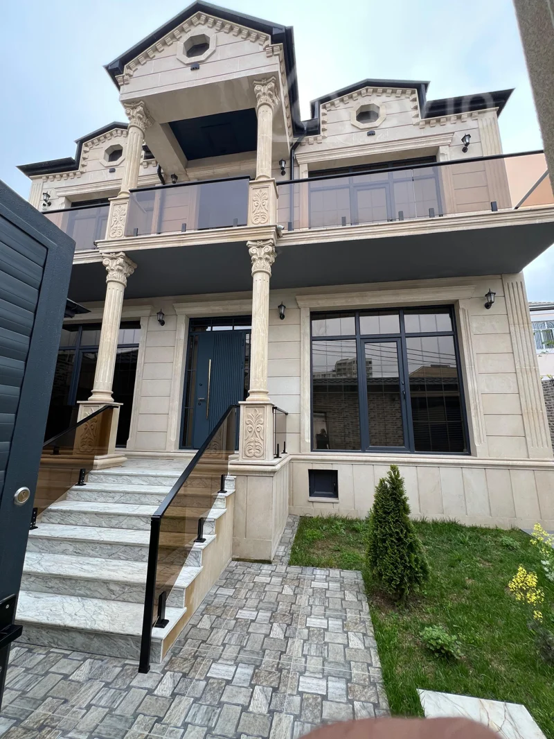 5 otaqlı həyət evi, 200 m², Əhməd Mehbalıyev küçəsi — Bakı