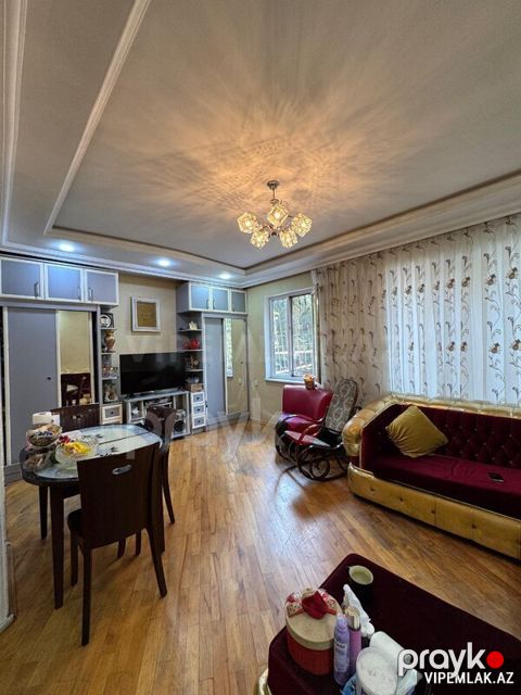 Binəqədi rayonunda 2 otaqlı Köhnə tikili Satılır, 75 m² — Bakı