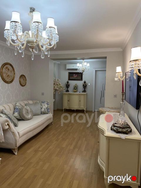 Satılır 5 otaqlı köhnə tikili 125 m² — Bakı