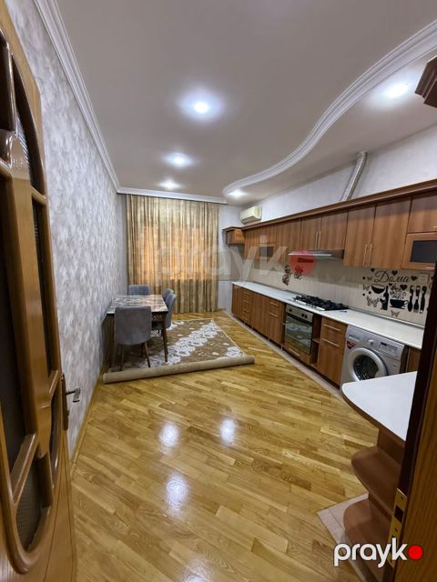İcarəyə verilir 3 otaqlı yeni tikili 134 m²
