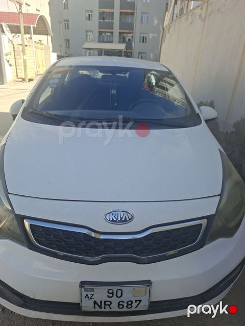 Kia Rio sedan – ağ rəng, 4 qapı, Azərbaycanda qeydiyyat (90-NR-687