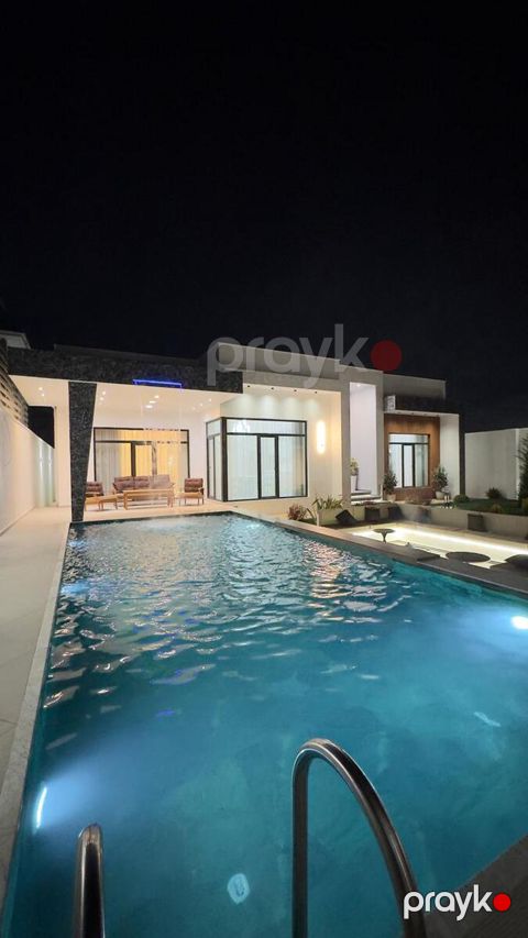 Satılır 5 otaqlı həyət evi/bağ evi 300 m² — Bakı