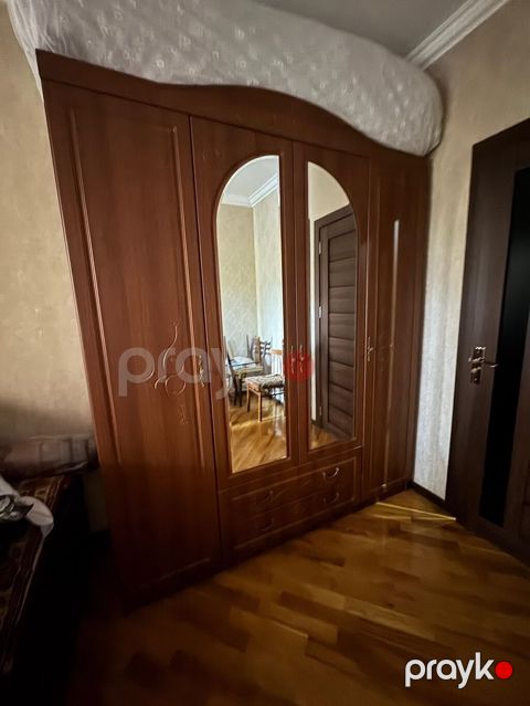 Dolab. Satılır 200 azn. Ünvan H. Aslanov m(SemaG) — Bakı