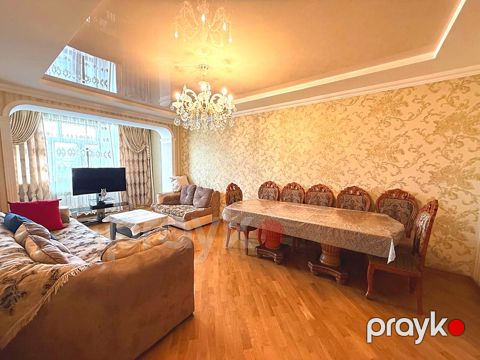 Satılır 4 otaqlı köhnə tikili 100 m² — Bakı