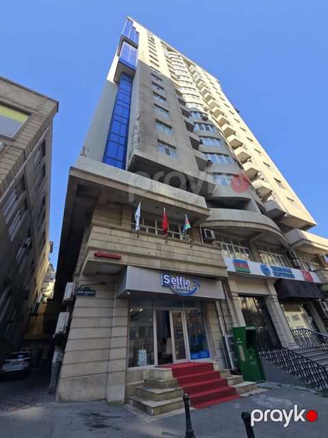 Satılır 4 otaqlı yeni tikili 215 m² — Bakı