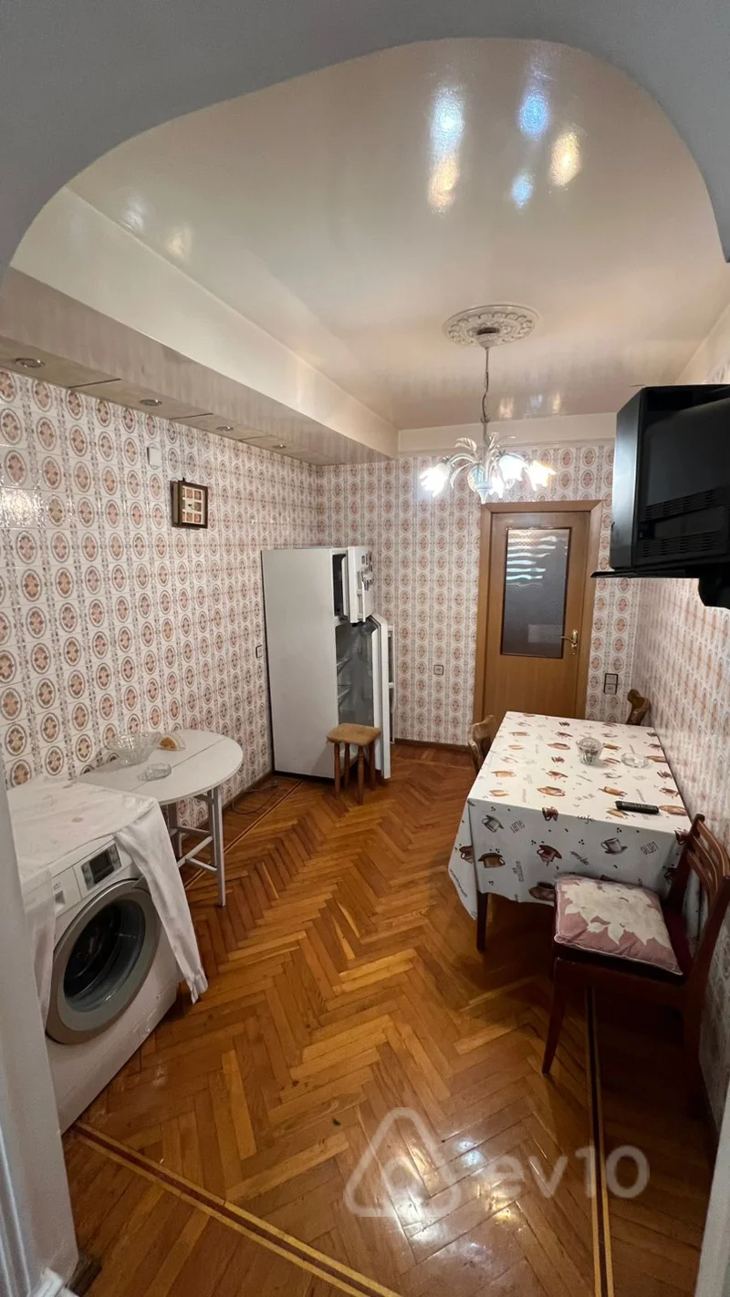 3 otaqlı mənzil, 100 m², İstanbul NS klinikasinin yaxinliqi — kirayə — Bakı