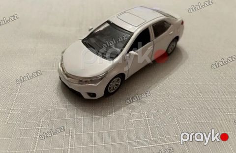 Miqyaslı oyuncaq avtomobil – ağ rəngli sedan model - Realist dizayn — Bakı