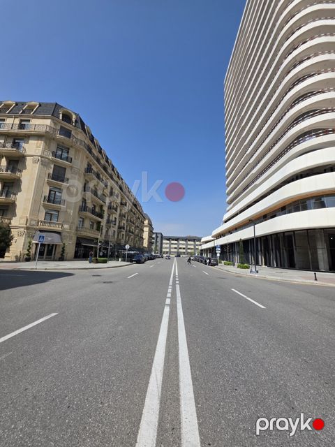 Satılır obyekt 1000 m² — Bakı