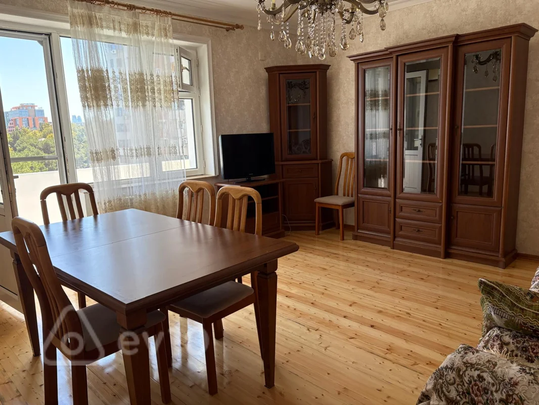 4 otaqlı mənzil, 100 m², Bakı, Səməd Vurğun küçəsi. — kirayə — Mənzil, Bakı (4)