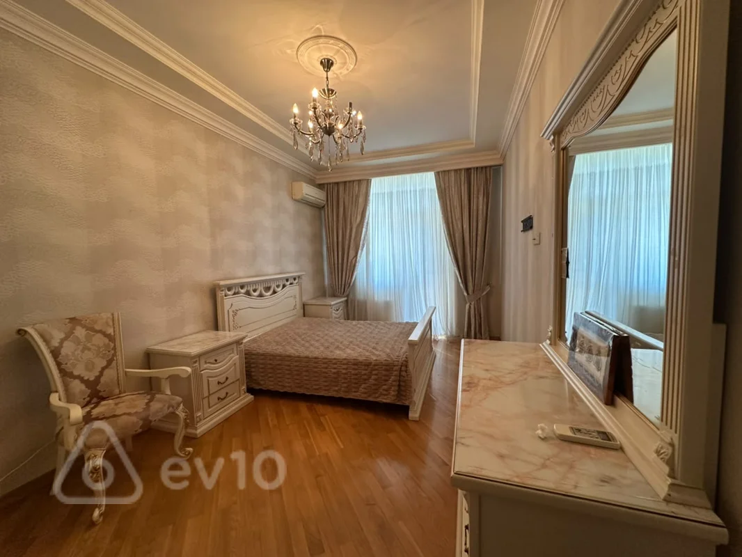 3 otaqlı mənzil, 135 m², 8 noyabır — kirayə — Mənzil, Bakı (7)