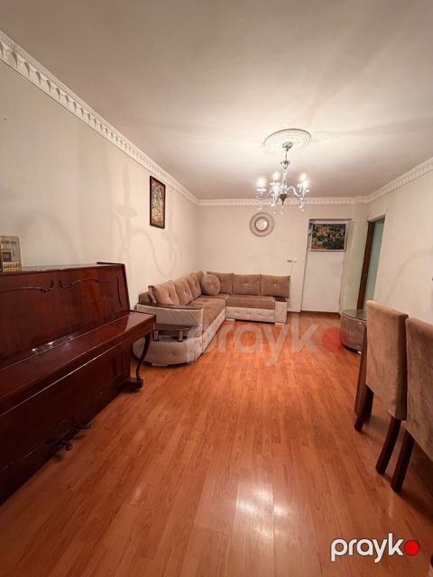 Satılır 2 otaqlı köhnə tikili 60 m² — Bakı