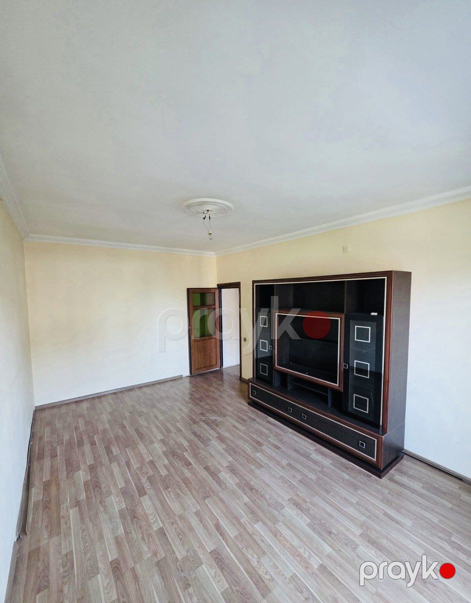 Satılır 2 otaqlı köhnə tikili 63 m² — Mənzil, Bakı (3)