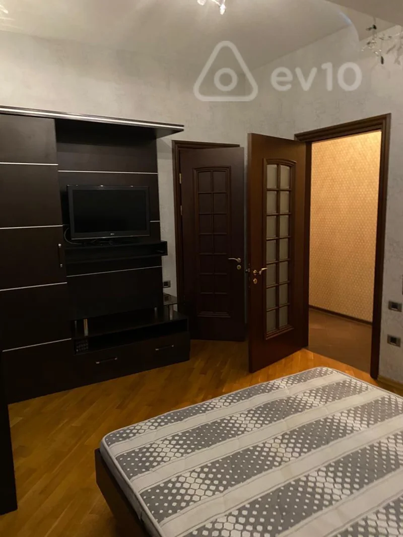 4 otaqlı mənzil, 210 m², Kazım Kazımzadə — kirayə — Mənzil, Bakı (7)