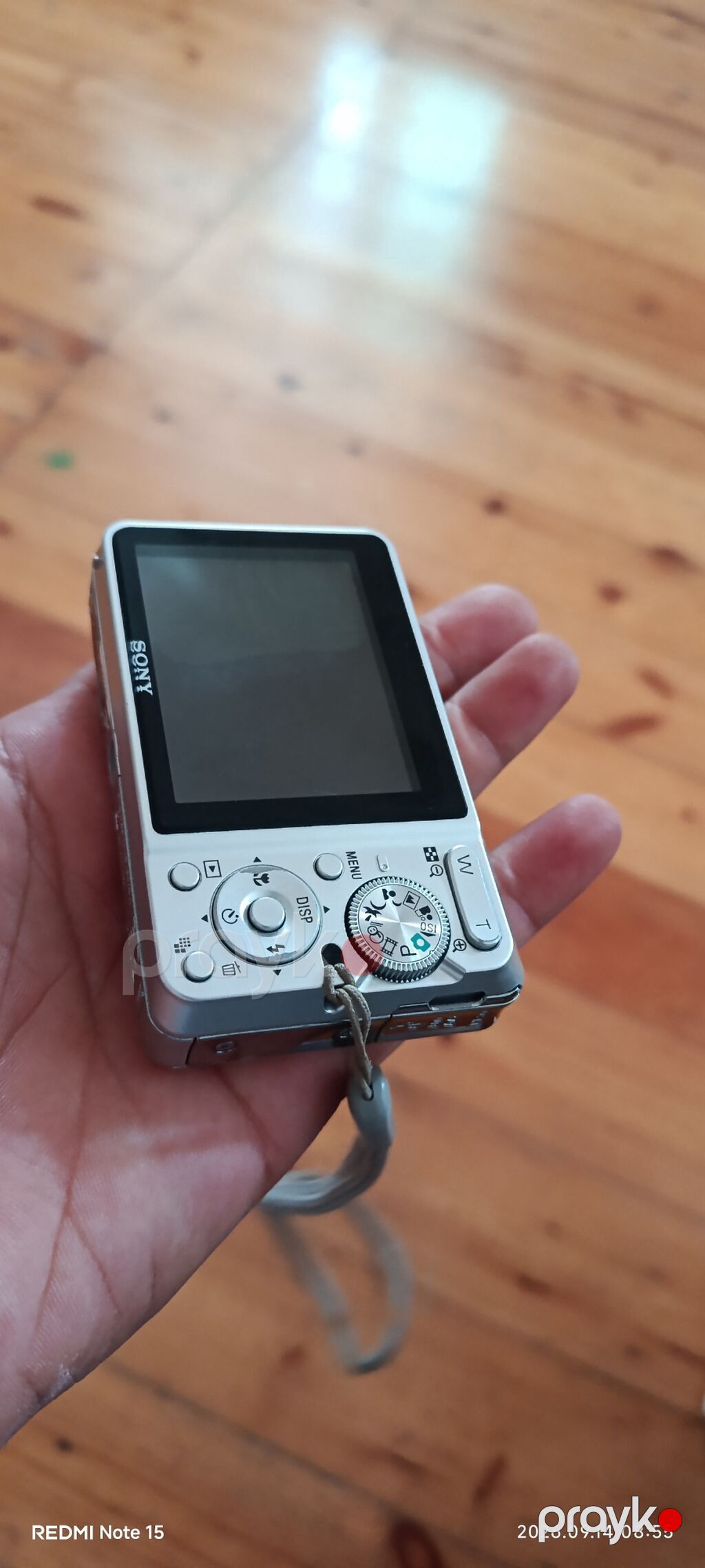 Ag sony ekrani zedelidi ancaq adabdir kart var isleyir qara ama tam — Fotoaparat, Bərdə (2)