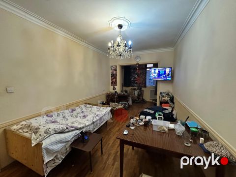 Satılır 3 otaqlı köhnə tikili 85 m² — Bakı