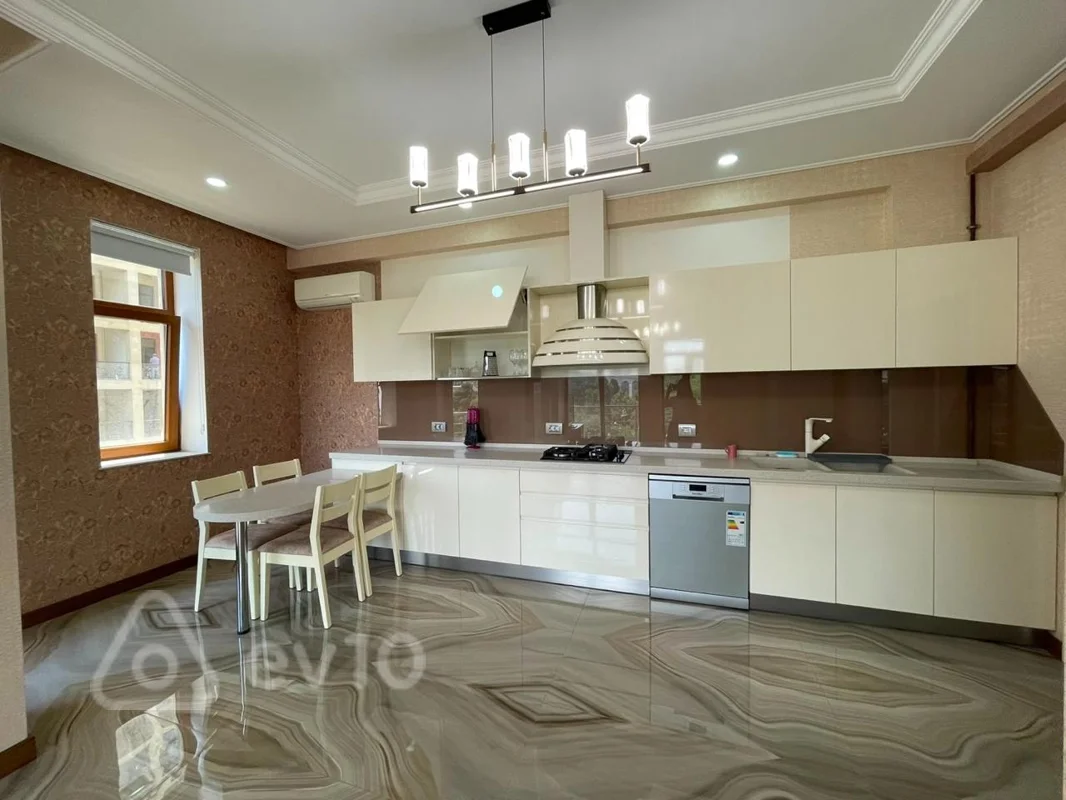 2 otaqlı mənzil, 90 m², 28 may — kirayə — Mənzil, Bakı (8)