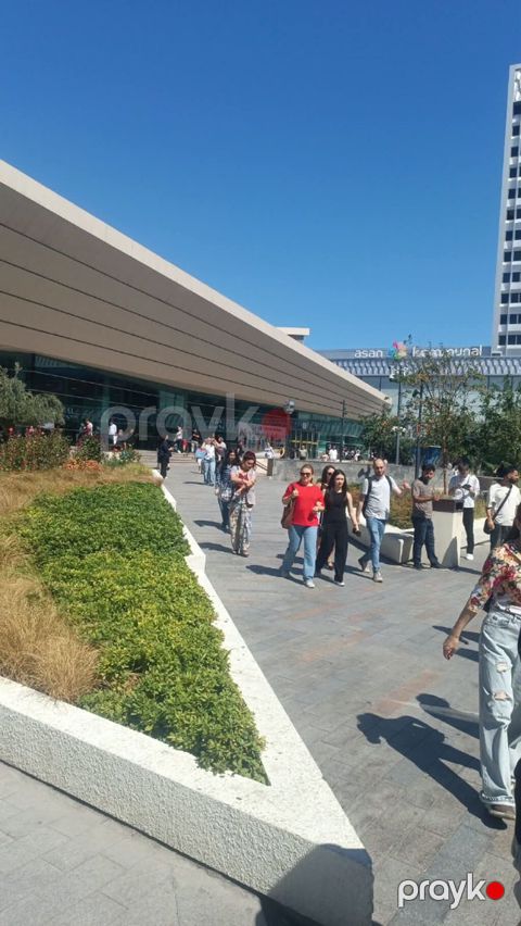 BİSMİLLAH.Salam 28 may metrosunun düz yanında yerləşən 1 otaqlı evə 2 — Bakı
