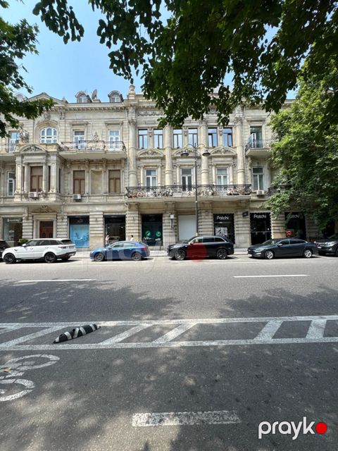 Ticarət Mənzili, 450 m², 28 May küçəsi — Bakı