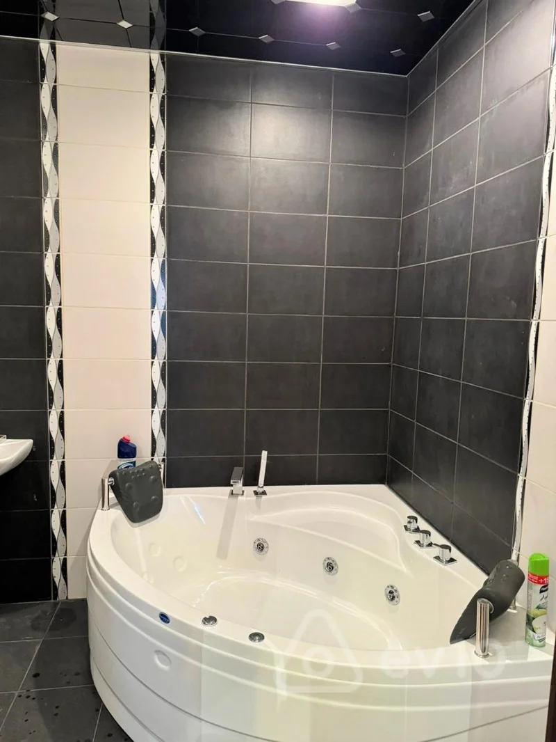 3 otaqlı mənzil, 120 m², Abbas Mirzə Şərifzadə küçəsi — Mənzil, Bakı (9)