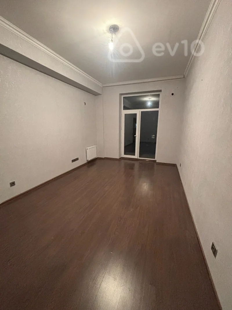 4 otaqlı mənzil, 110 m², Müstəqillik küçəsi — Bakı