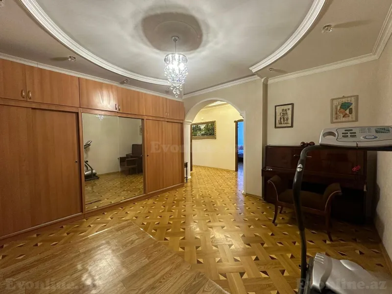 Satılır 3 otaqlı Mənzil Yeni tikili 145 m² Bakı, Yasamal r., İnşaatçılar m — Mənzil, Bakı (3)