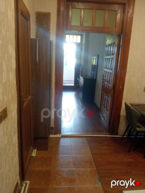 3-otaqlı mənzil, 28 May m., 70 m² — Bakı