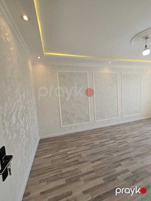 Satılır 2 otaqlı köhnə tikili 65 m² — Bakı