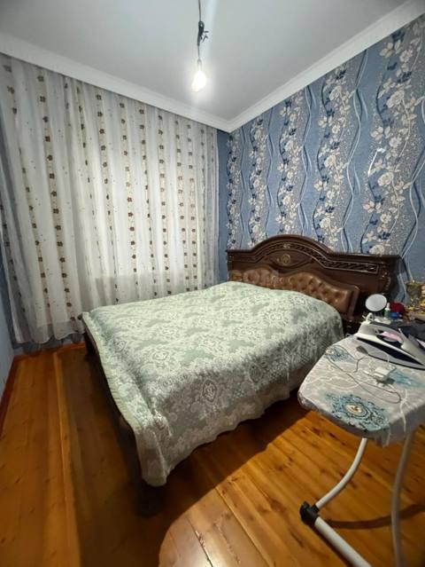 Maştağa qəsəbəsində 4 otaqlı ev satılır