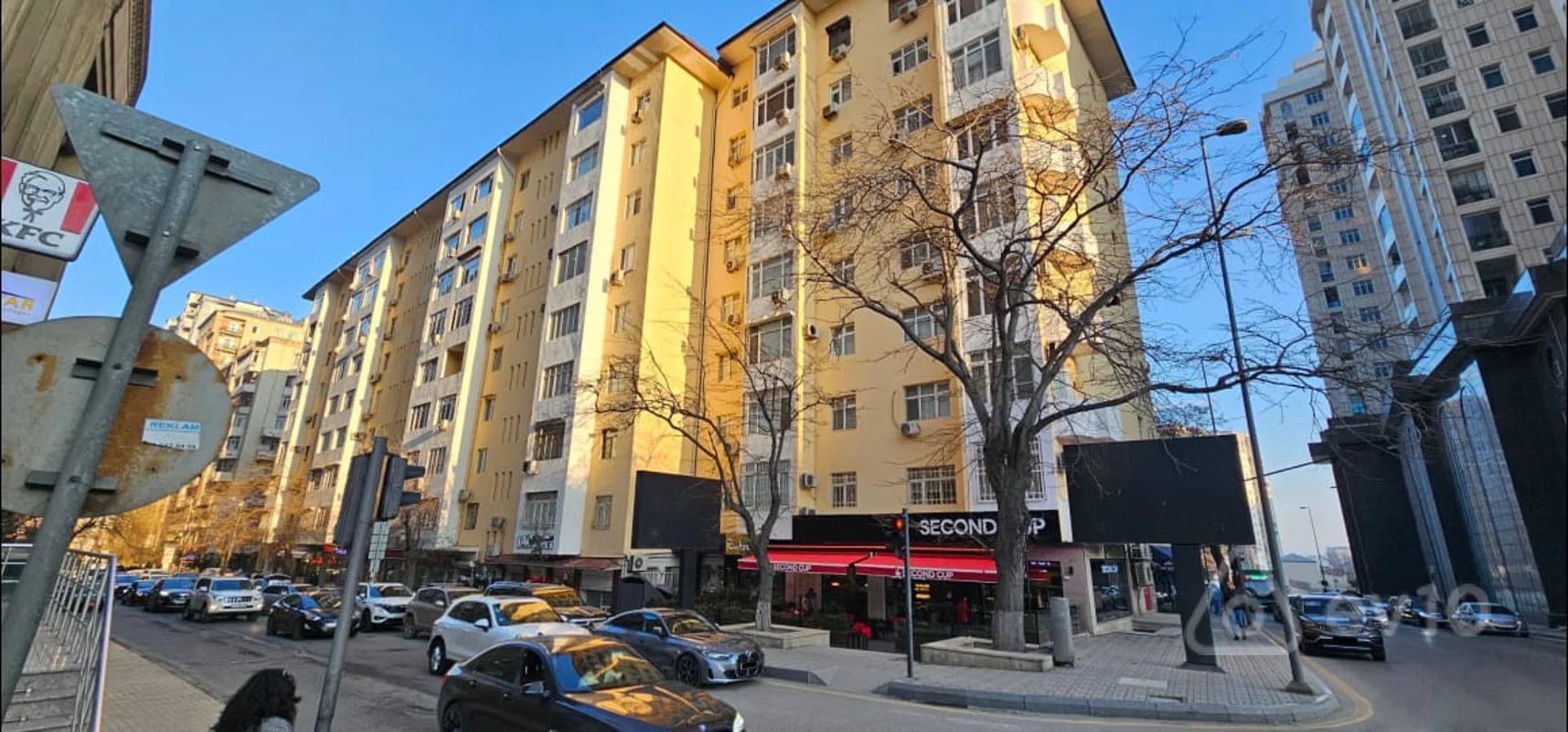 3 otaqlı mənzil, 100 m², Bakı Məhəmməd Naxçıvani 10 küç — kirayə — Bakı