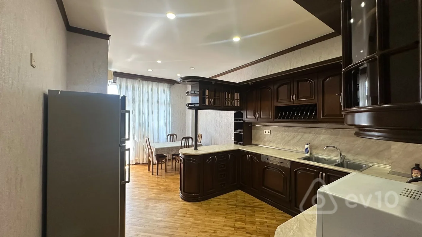 5 otaqlı mənzil, 240 m², Səməd vurgun — kirayə — Mənzil, Bakı (11)