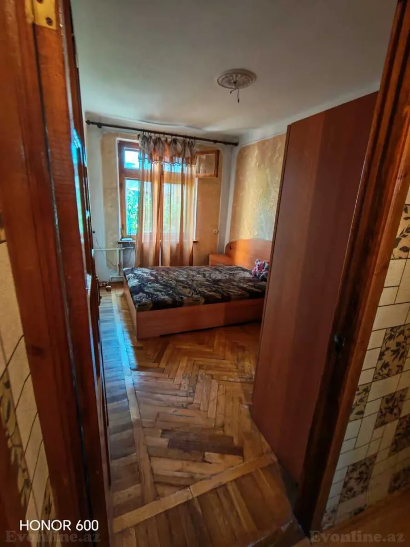 Satılır 3 otaqlı Mənzil Köhnə tikili 70 m² Bakı, Nizami r., Qara Qarayev m — Mənzil, Bakı (6)