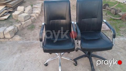 Ofis kresloları iwleydi — Bakı