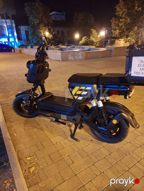 Elektrik moped/scooter - Güclü elektrik mühərriki, səssiz və iqtisadi — Şəki
