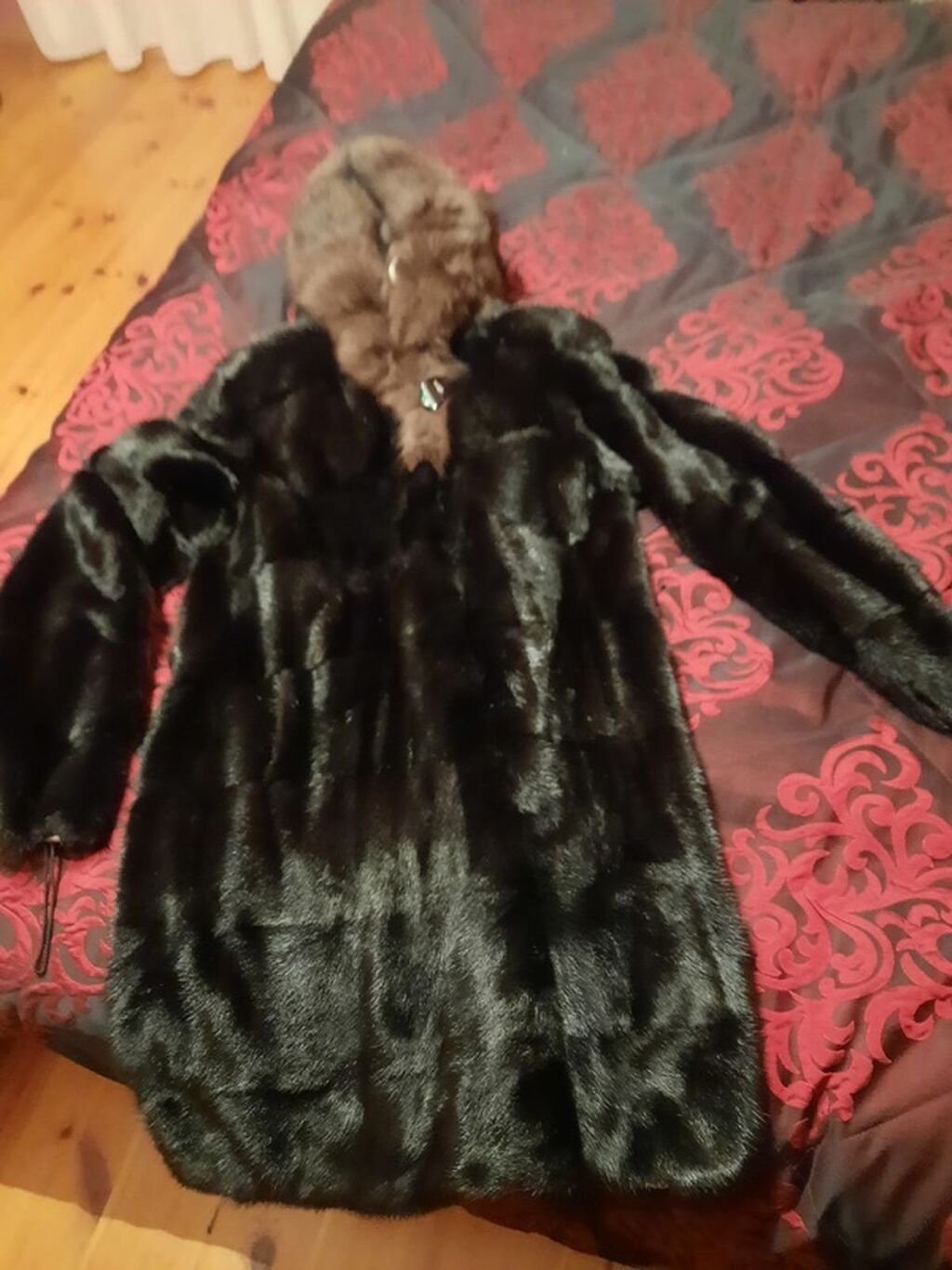 Təbii kürk qadın şubası – Balledy - Material: təbii kürk (etiket — Şubə, Bakı (6)