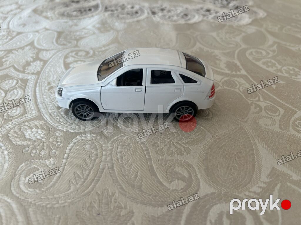 Ağ rəngli metal oyuncaq avtomobil modeli - Korpus: metal gövdə — Oyuncaqlar, Bakı (3)