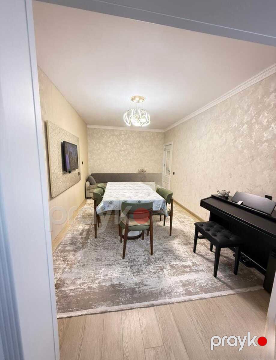 Satılır 4 otaqlı köhnə tikili 110 m² — Mənzil, Bakı (3)