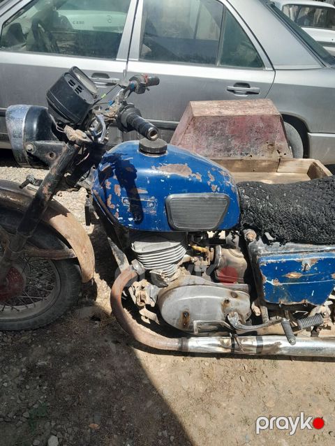 Motosikl + yan tərəf qardaşı (köhnə sovet tipi) - Model: ij — Masallı