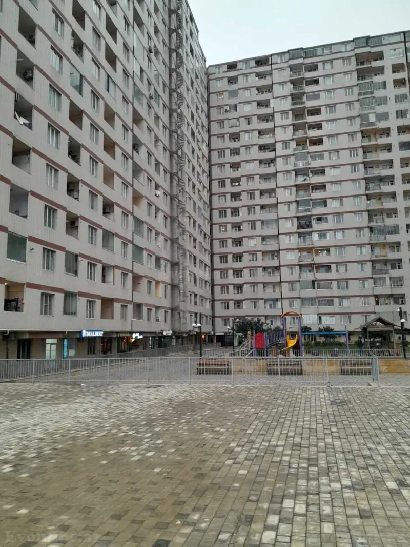 Satılır 3 otaqlı Mənzil Yeni tikili 135 m² Bakı, Yasamal r — Bakı