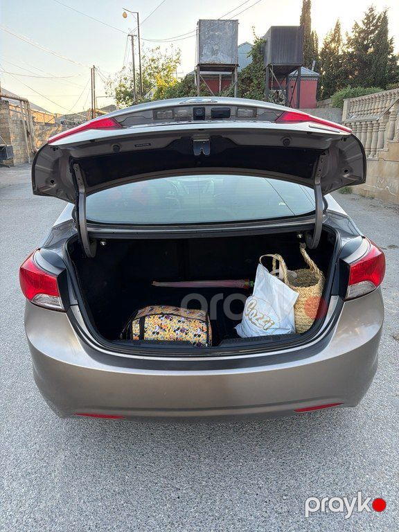 Hyundai Elantra, 1.8 L, 2013 il, 284 431 km — Avtomobillər, Bakı (9)
